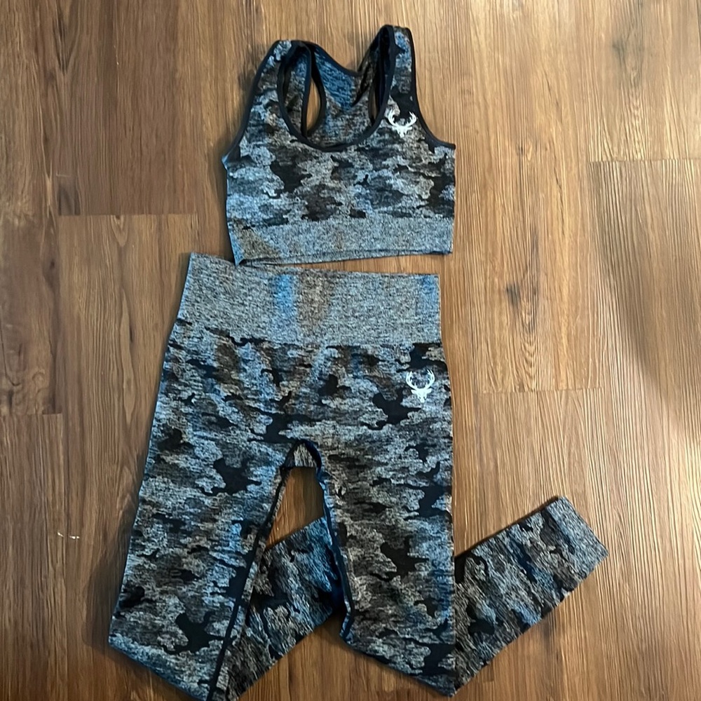 This is a bucked up workout matching set!